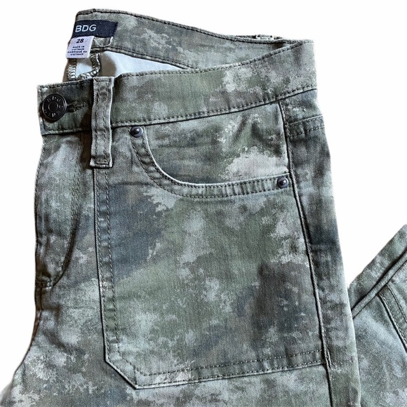 Urban Outfitters BDG camo pants jeans skinny leg ankle zip size 28 - Picture 5 of 12